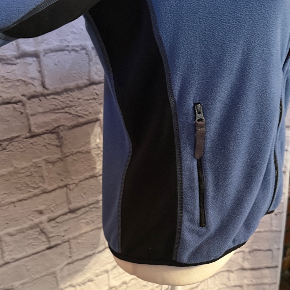The North Face Women's Blue Fleece Zip Up Medium Jacket with Black Trim - Picture 5 of 12